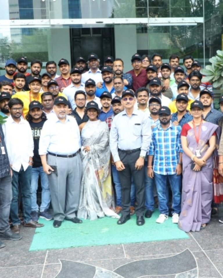 PixStone's valuable management team and artist team group pic